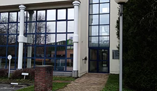 Photo de l'entrée de l'Institut CHAMP-G